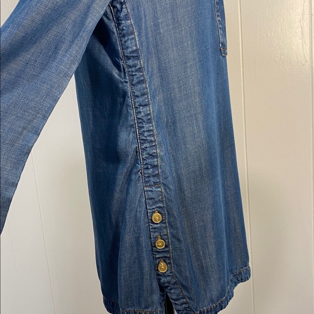 Chico’s Blue Denim Tencel Tunic Top Coastal Cottagecore Size Small - Picture 5 of 10
